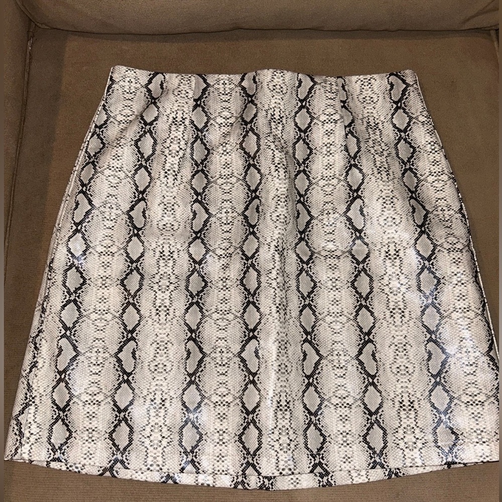 NWT Altar'd State Womens Mini Skirt Faux Leather Snakeskin Print